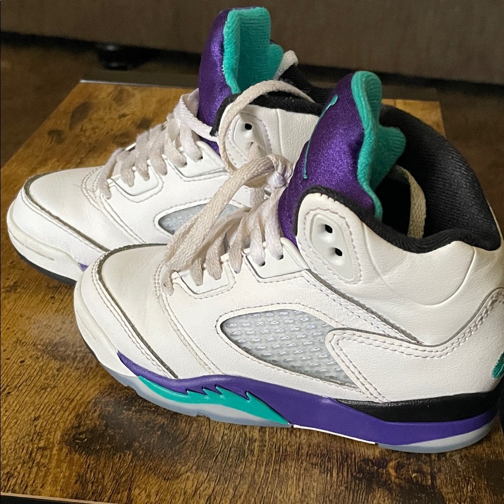 Jordan Kids White and Teal Sneakers